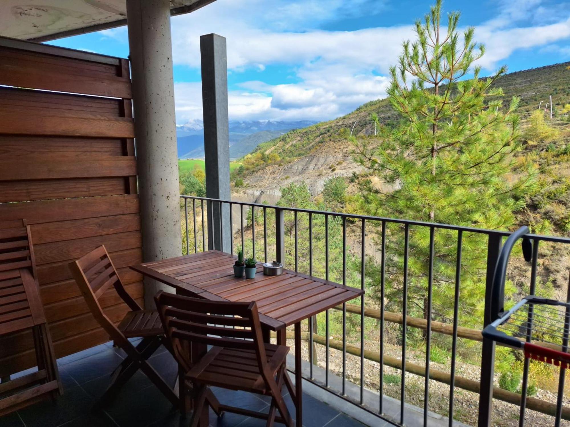Apartamento En Urb. Las Margas Golf Sabinanigo Exterior photo